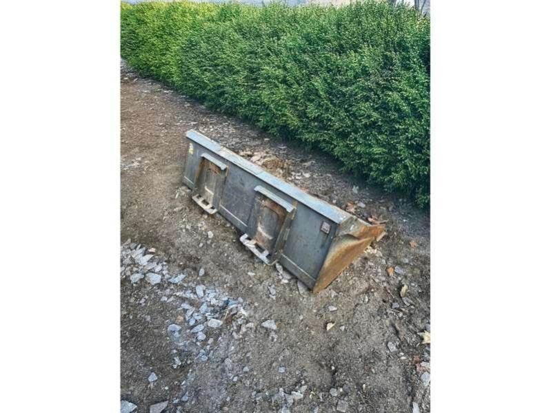 CASE SV300 Pienkuormaajat