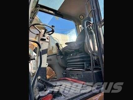 CASE WX210 Pyöräkaivukoneet