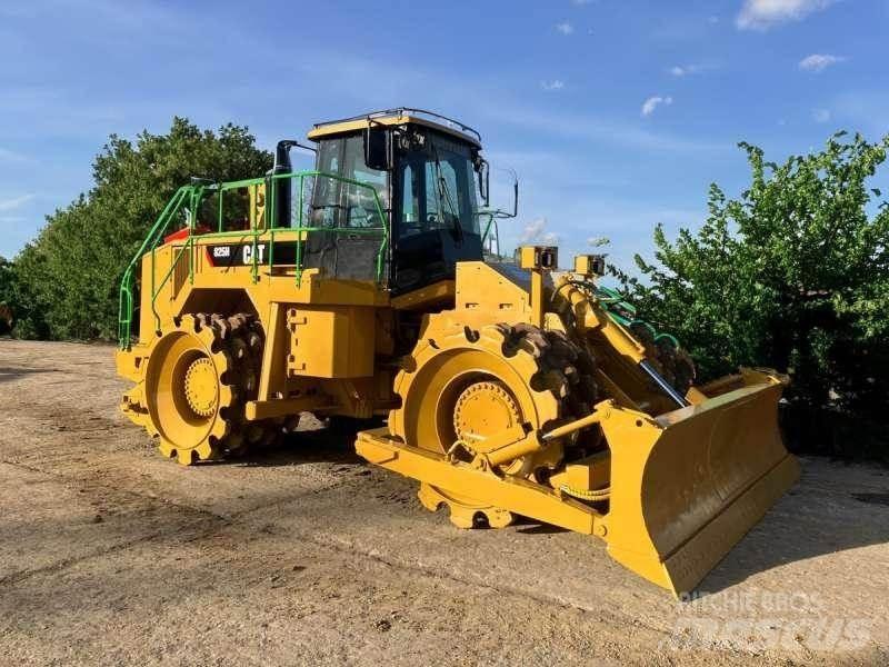 CAT 825H Kaatopaikkajyrät