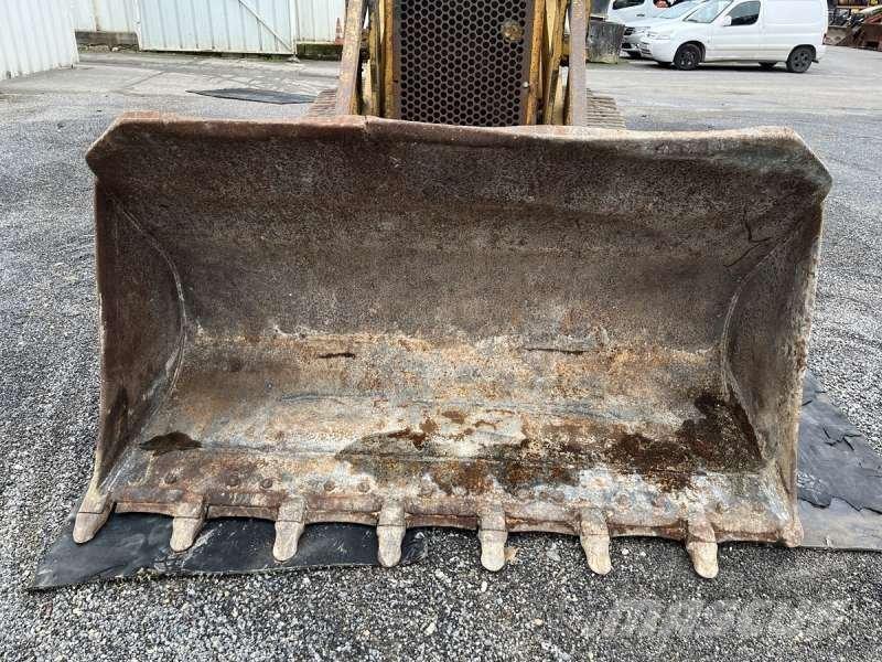 CAT 933C Telakuormaajat