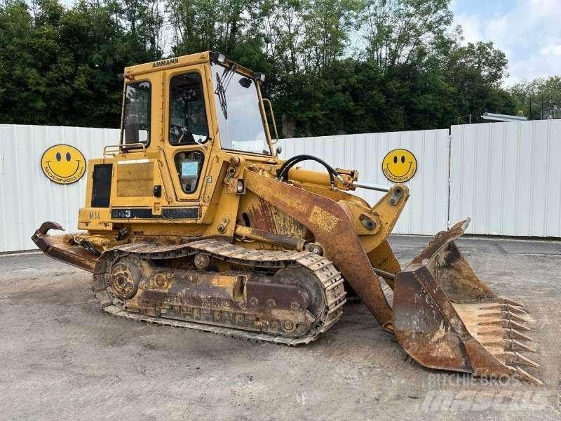 CAT 943 Telakuormaajat