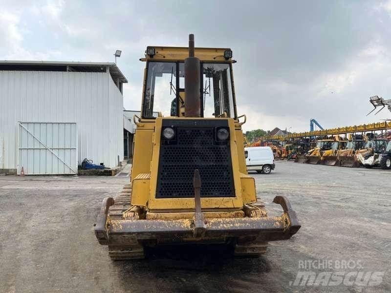 CAT 943 Telakuormaajat
