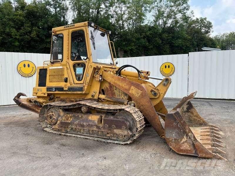 CAT 943 Telakuormaajat