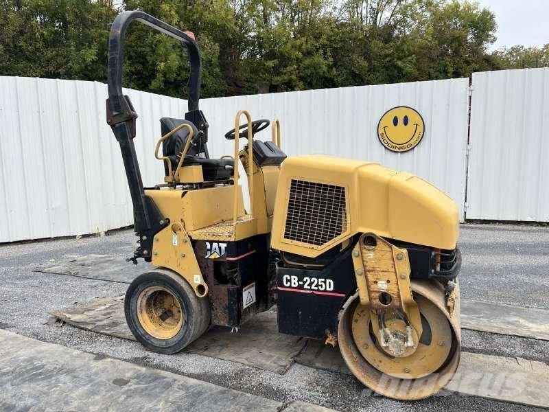 CAT CB225D Tiivistyskoneet