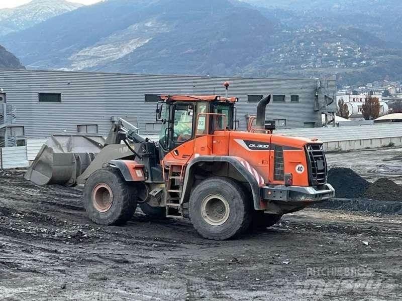 Doosan DL300 Pyöräkuormaajat