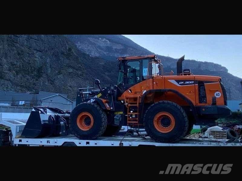 Doosan DL300 Pyöräkuormaajat