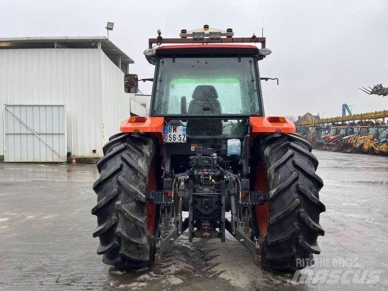 Kubota M108S Traktorit