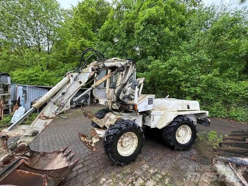 Mecalac 8CXI Pyöräkaivukoneet
