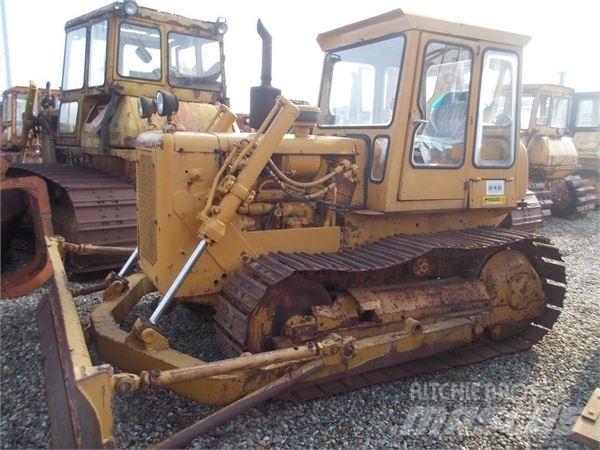 CAT D4D Telaketjupuskutraktorit