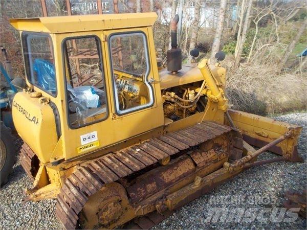 CAT D4D Telaketjupuskutraktorit