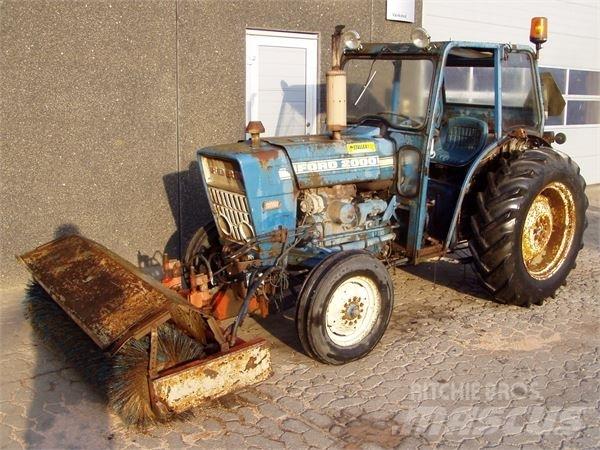 Ford 2000 Traktorit