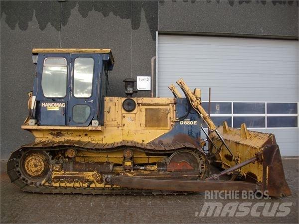 Hanomag D680E Telaketjupuskutraktorit
