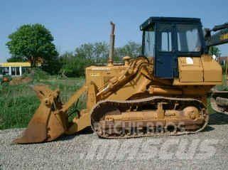 Komatsu D53S Telakuormaajat