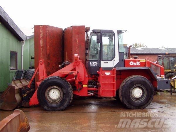 O&K L25C Pyöräkuormaajat