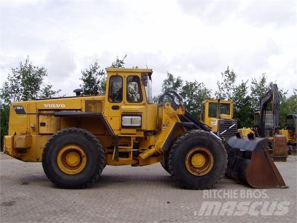 Volvo L120 Pyöräkuormaajat