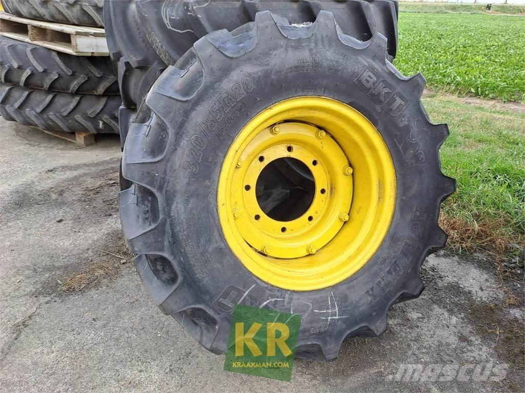 BKT 320/85R20 855 Renkaat ja vanteet