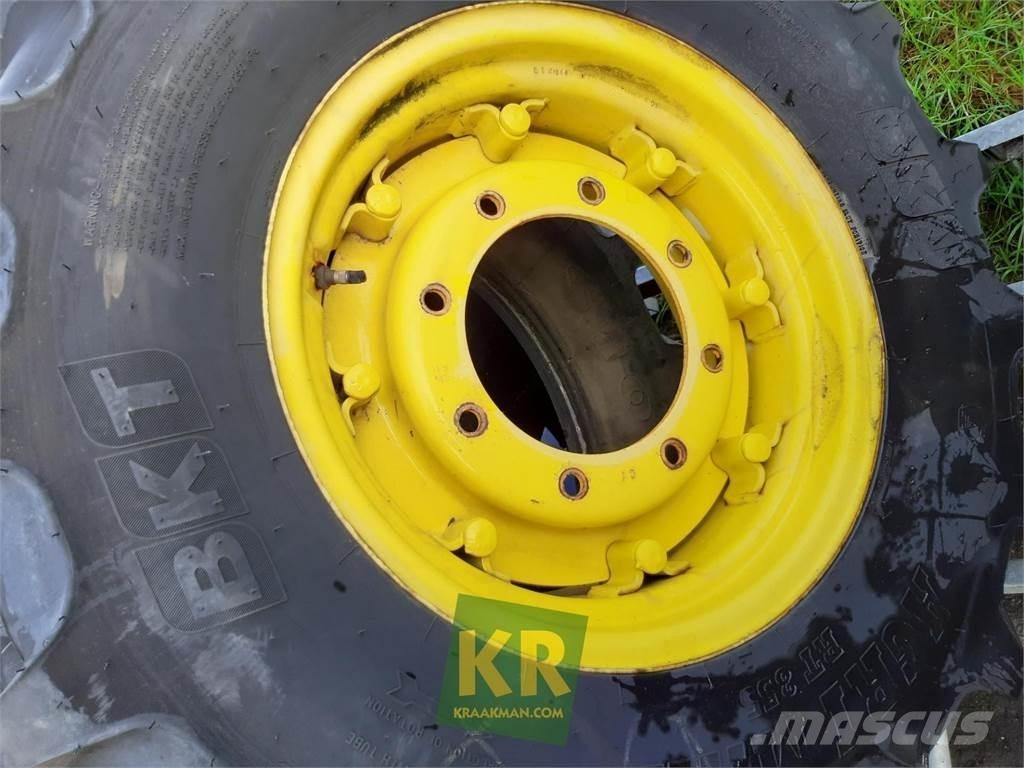 BKT 320/85R20 855 Renkaat ja vanteet