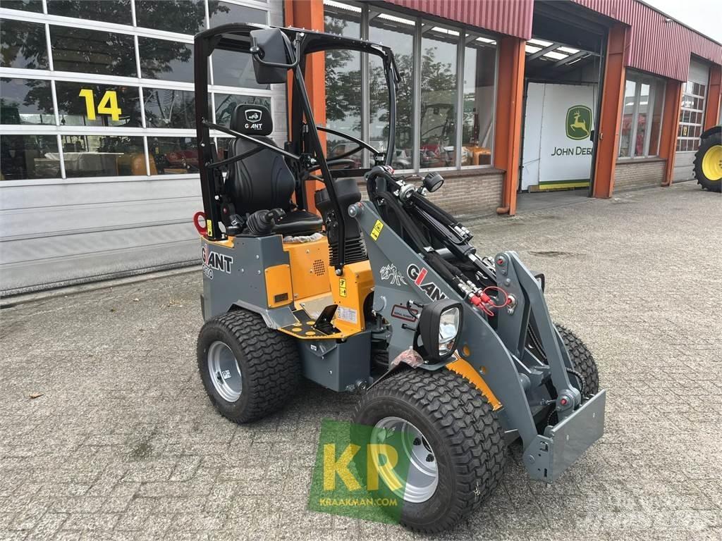 GiANT G1200 Etukuormaimet ja kaivuulaitteet