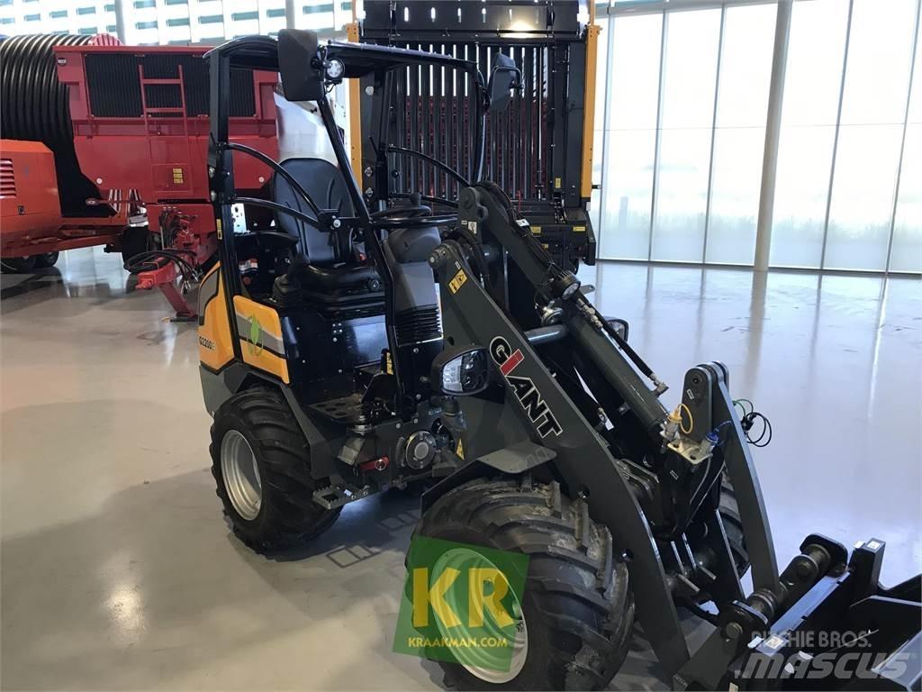 GiANT G2200E Etukuormaimet ja kaivuulaitteet