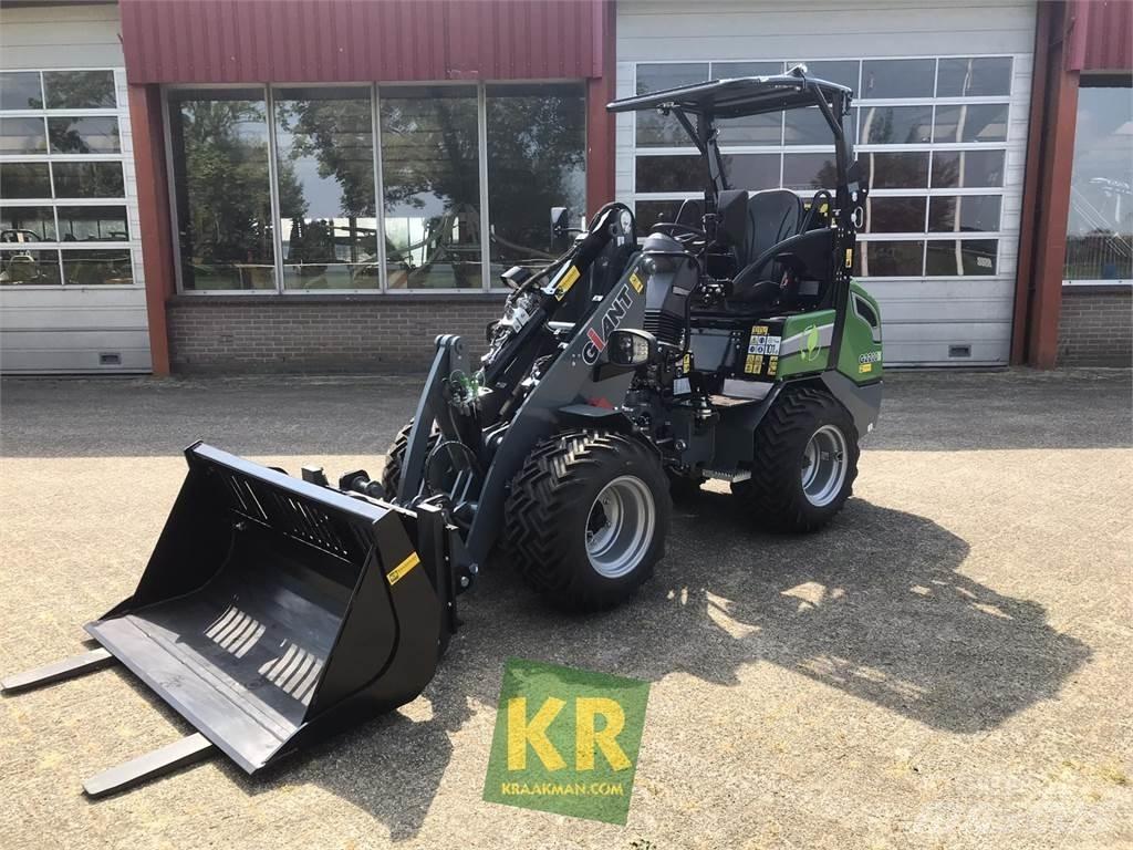 GiANT G2200E Etukuormaimet ja kaivuulaitteet