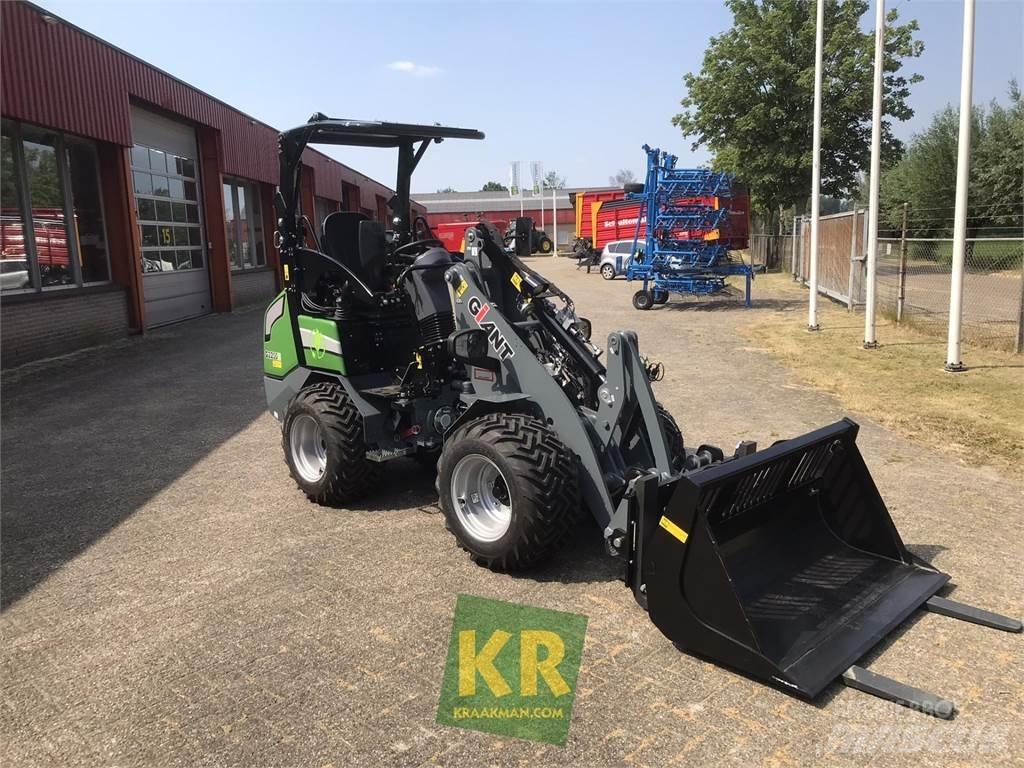 GiANT G2200E Etukuormaimet ja kaivuulaitteet