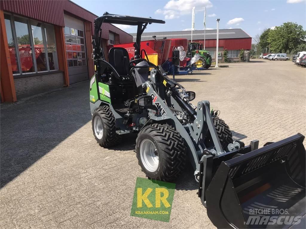 GiANT G2200E Etukuormaimet ja kaivuulaitteet