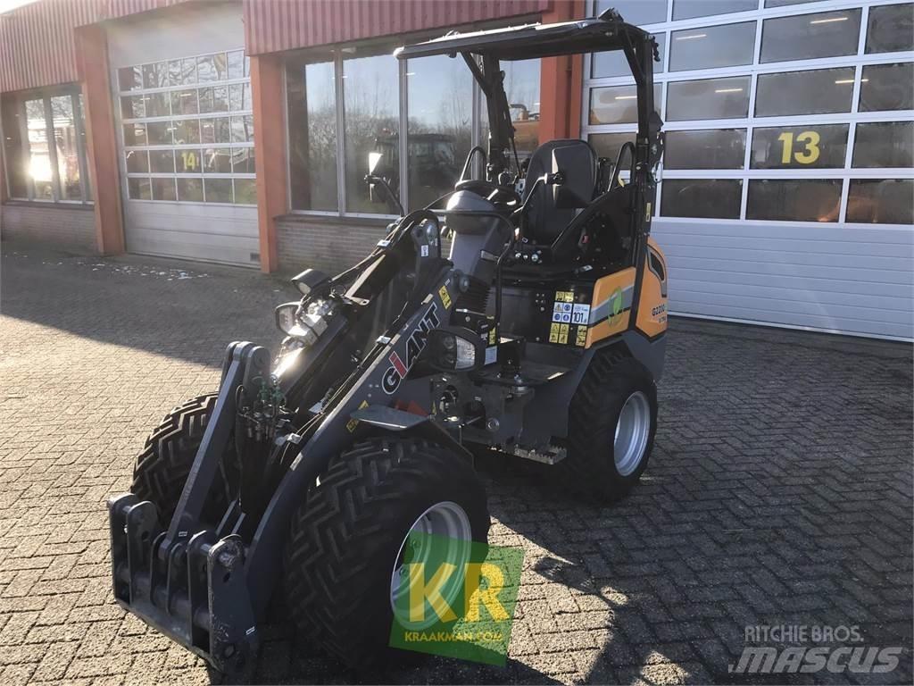 GiANT G2200E Etukuormaimet ja kaivuulaitteet