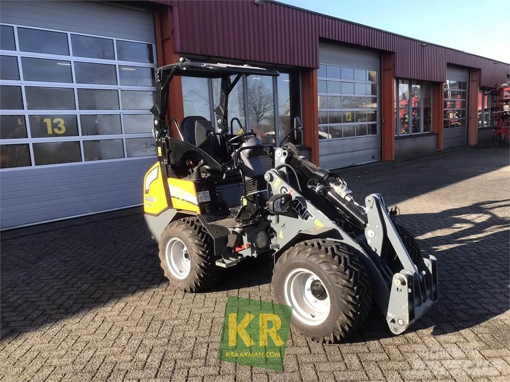 GiANT G2200E Etukuormaimet ja kaivuulaitteet