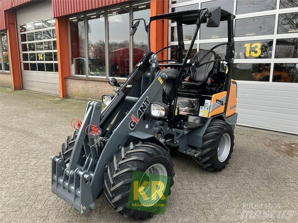 GiANT G2300 Etukuormaimet ja kaivuulaitteet