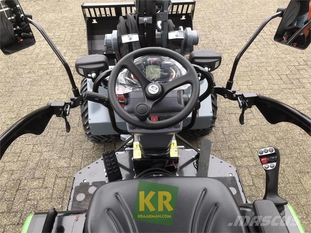 GiANT G2700E Etukuormaimet ja kaivuulaitteet