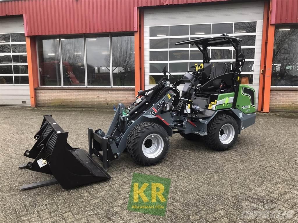 GiANT G2700E Etukuormaimet ja kaivuulaitteet