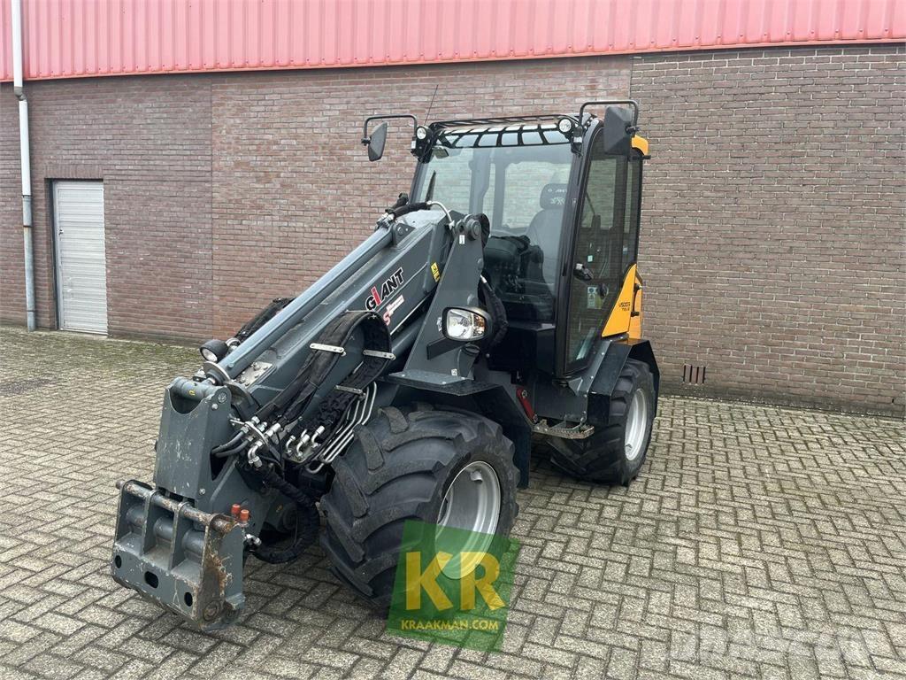GiANT V5003 Etukuormaimet ja kaivuulaitteet