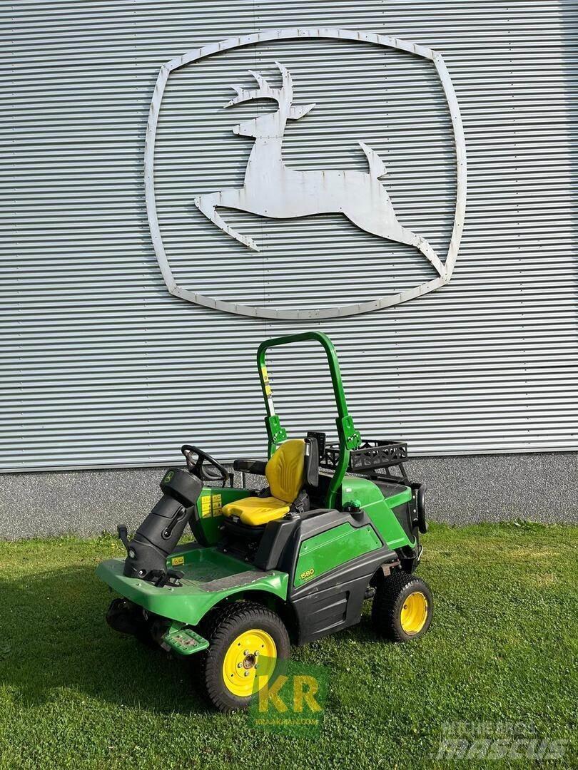 John Deere 1580 Reuna-alueiden ja karheikkojen leikkurit