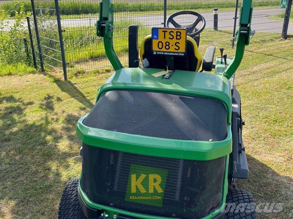 John Deere 1580 Reuna-alueiden ja karheikkojen leikkurit