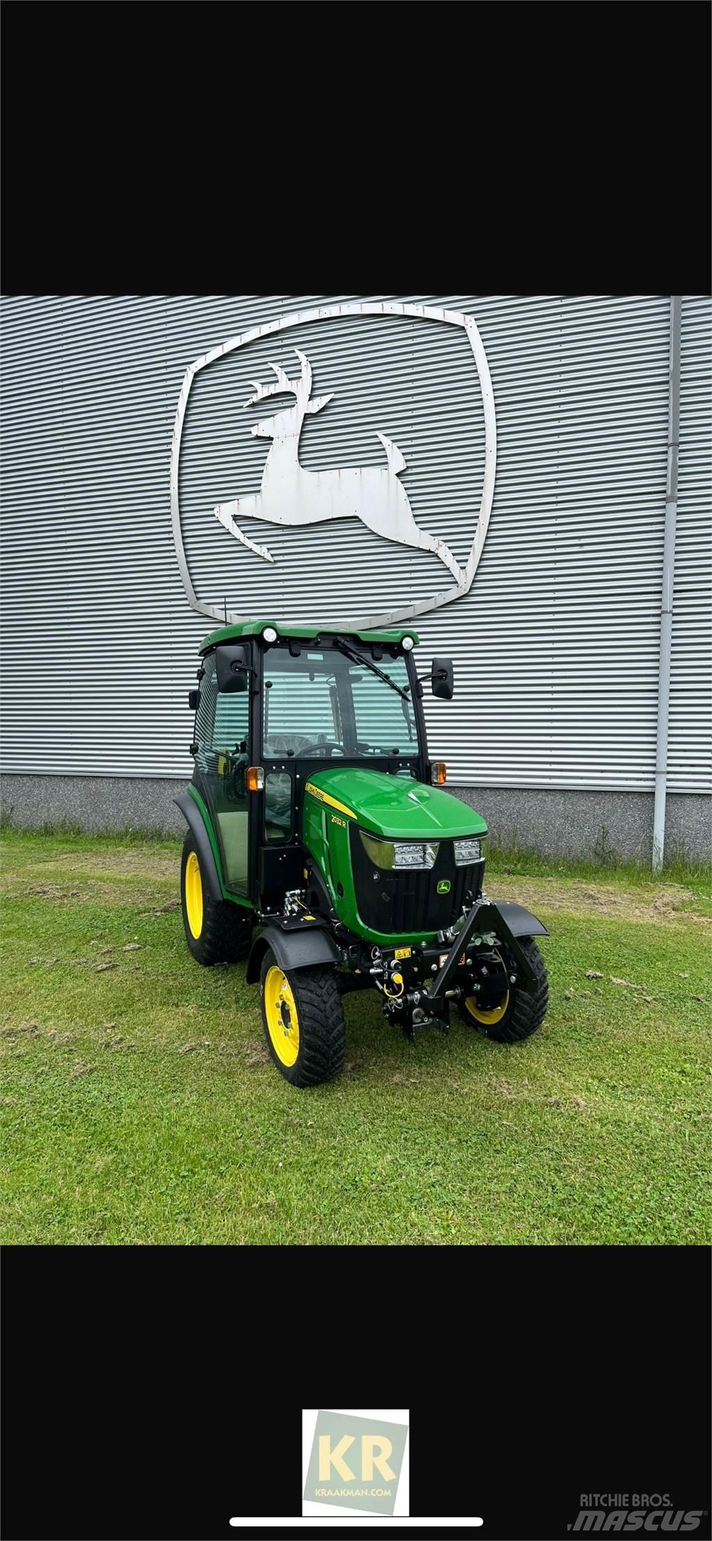 John Deere 2032R Taajamatraktorit