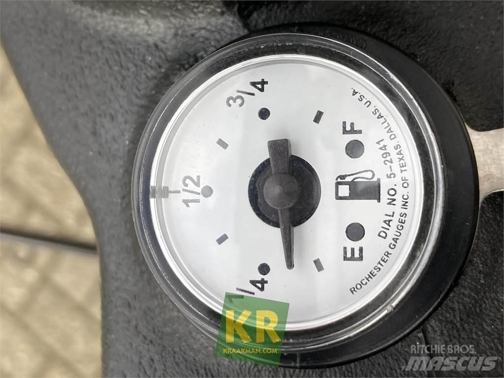 John Deere 3038E Taajamatraktorit