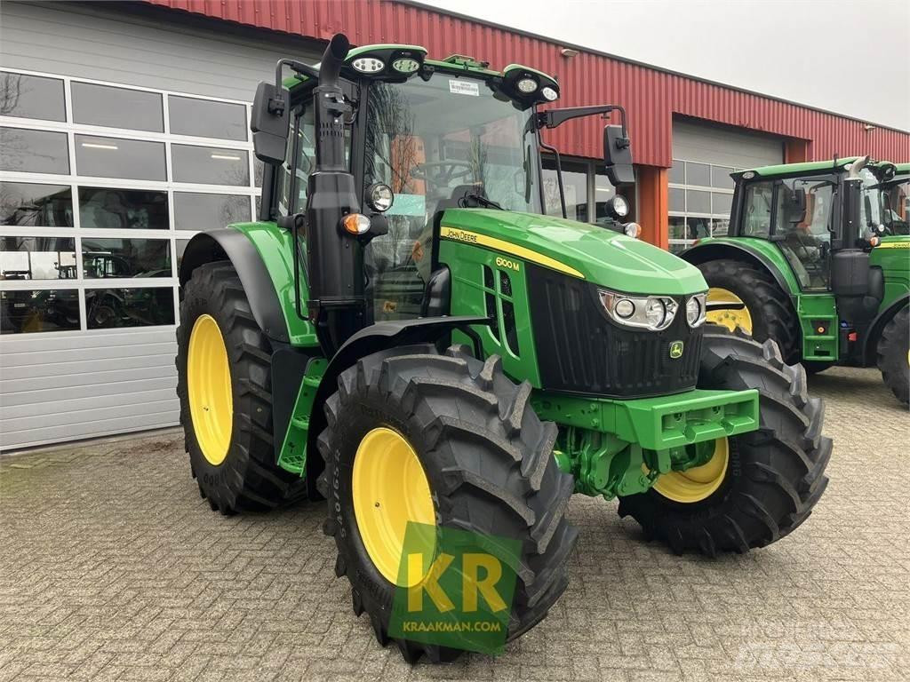 John Deere 6100M Traktorit