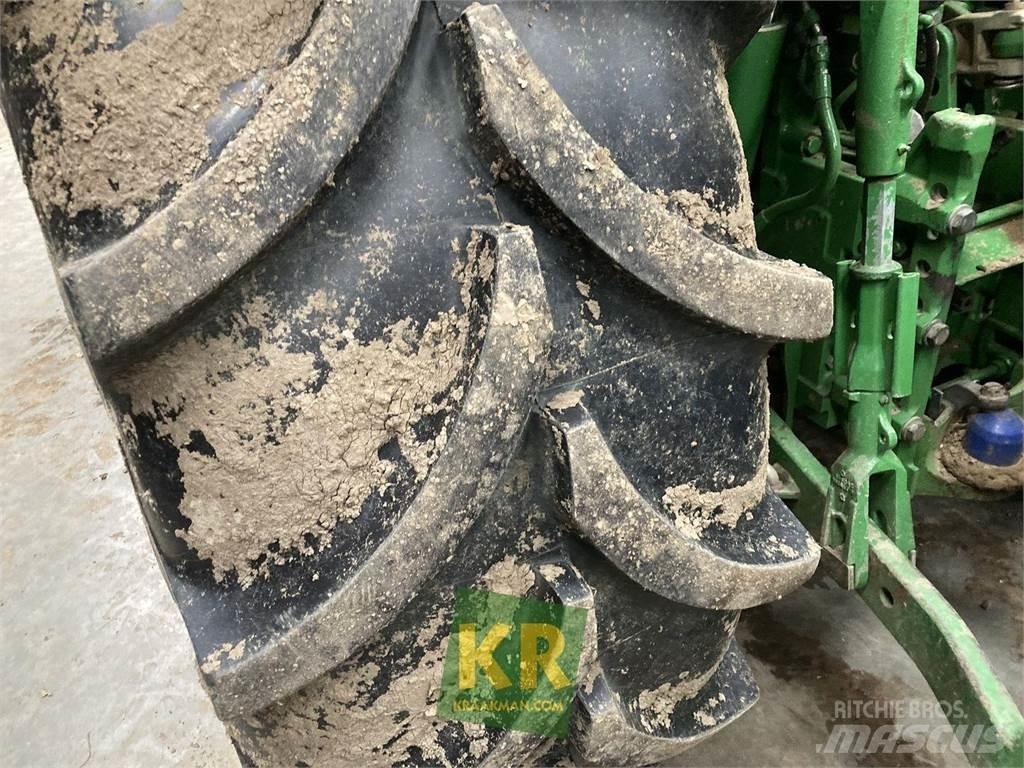 John Deere 6155R Traktorit