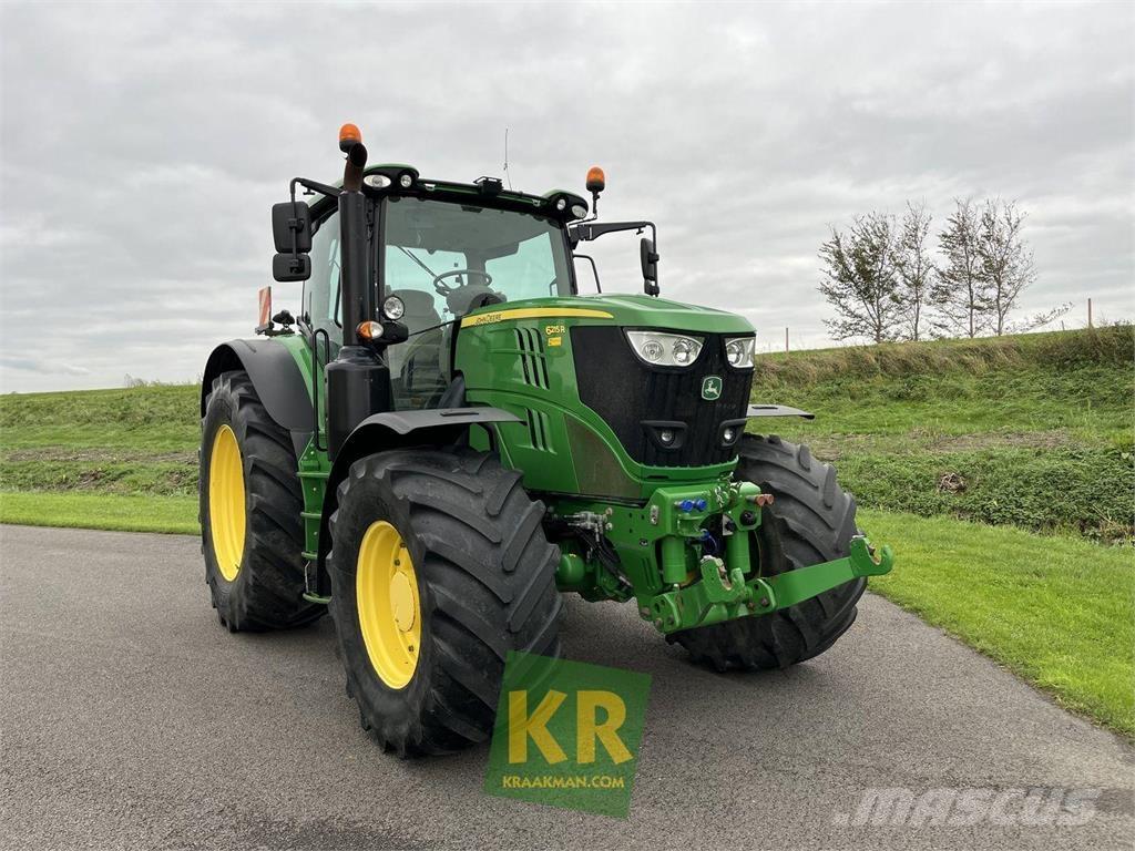John Deere 6215R Traktorit