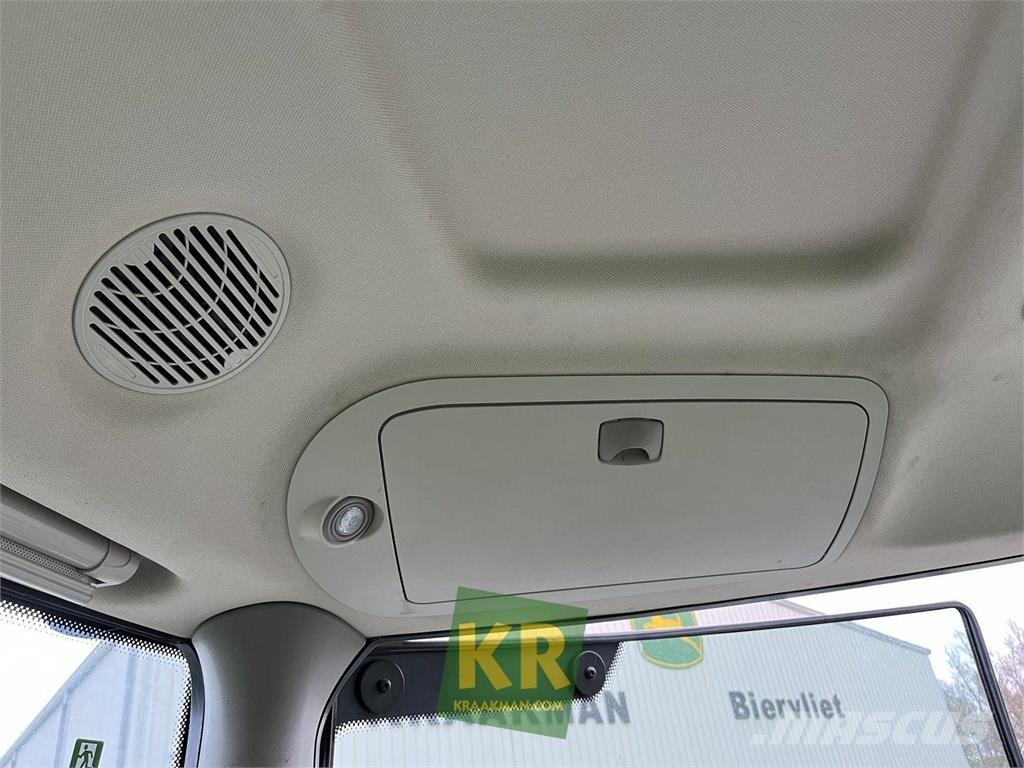 John Deere 6215R Traktorit