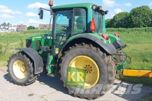 John Deere 6220 Traktorit