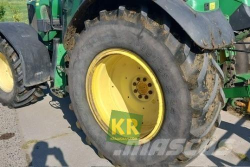 John Deere 6220 Traktorit
