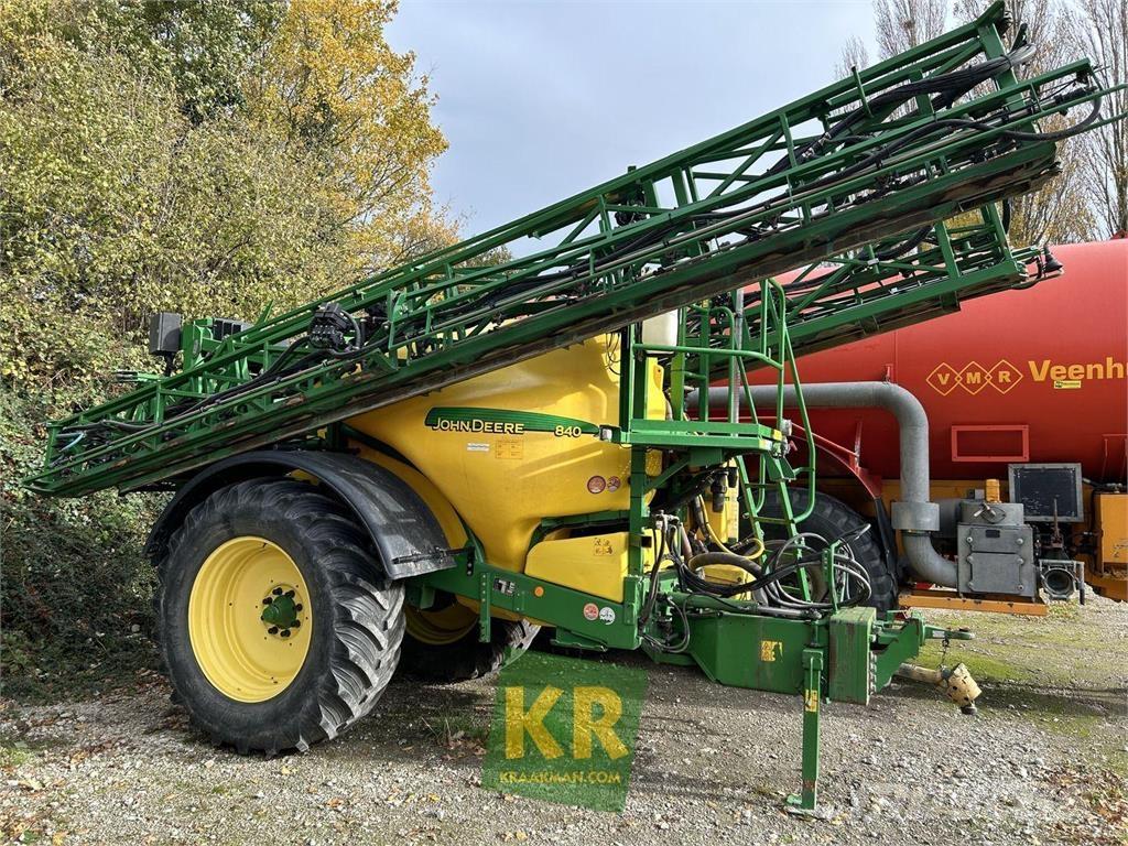 John Deere 840 Itsekulkevat ruiskut