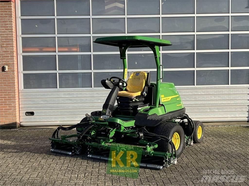 John Deere 8700A Greenikoneet