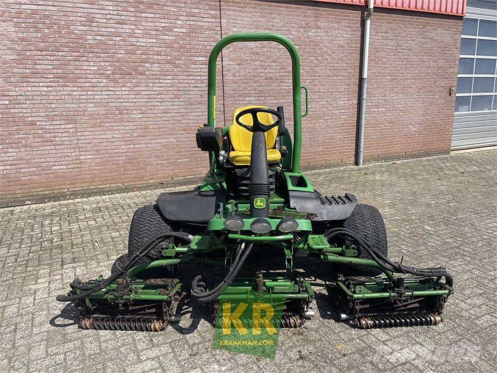 John Deere 8700A Greenikoneet