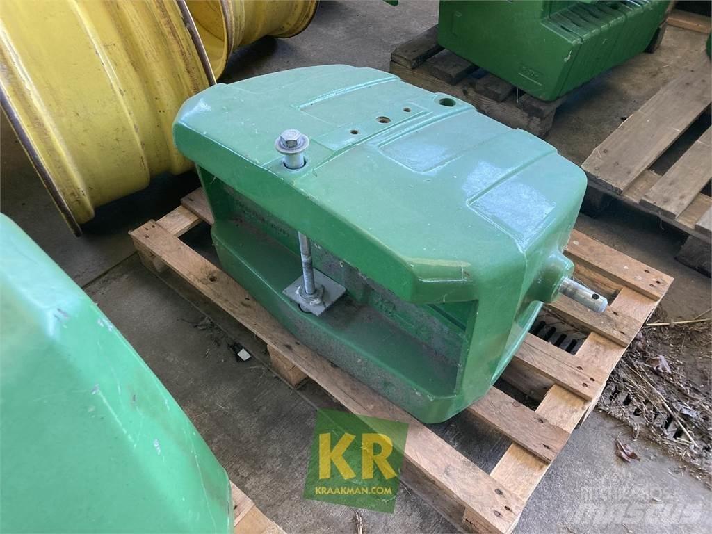 John Deere 900 kg Etupainot