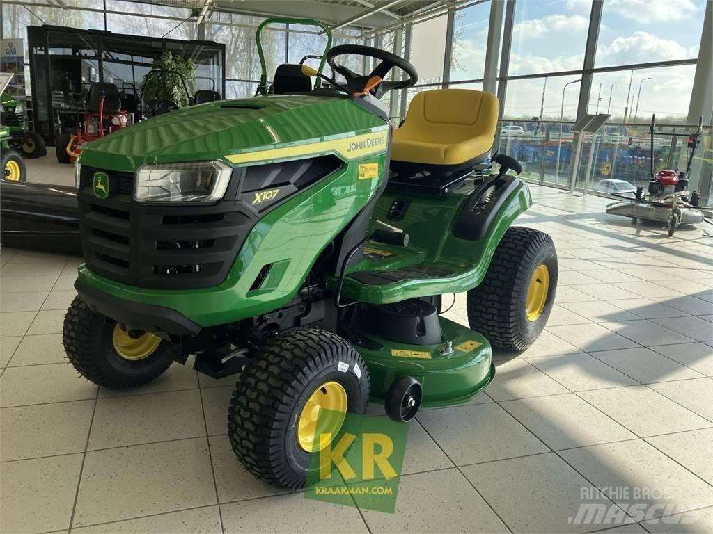 John Deere X107 Päältäajettavat ruohonleikkurit