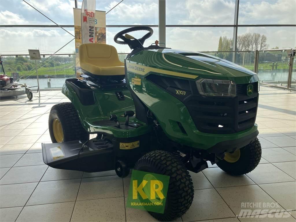 John Deere X107 Päältäajettavat ruohonleikkurit