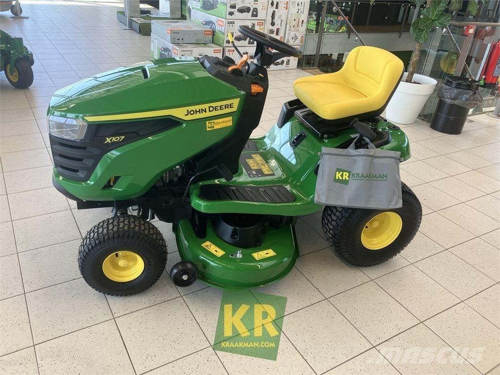 John Deere X107 Päältäajettavat ruohonleikkurit