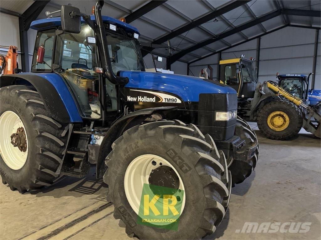 New Holland TM190 Traktorit